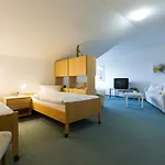 Hotel Bergkloster 2*